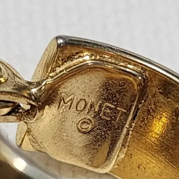 Wide Chunky Polished Gold Tone Earrings Hoop Huggie Leaver Back Monet Vintage - Picture 4 of 7